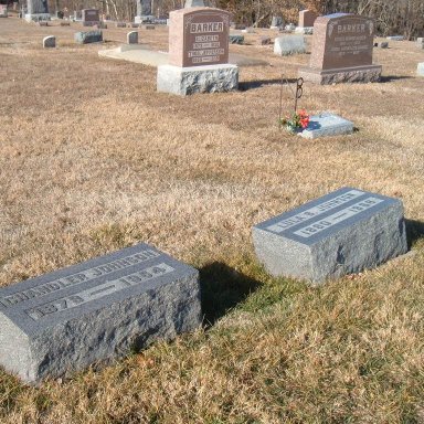 chandler and lula gravestone.jpg