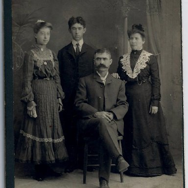 Margarita Gretchen Gartner, with brother, and parents Frederick and Helen Gartner.jpeg