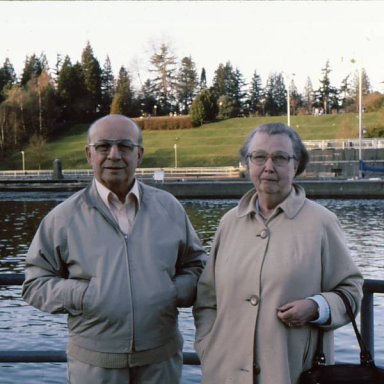 Harold & Mary Fisher @ Ballard Locks.JPG.jpg