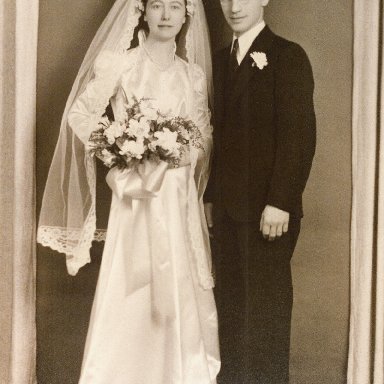 1941 Mary McGinnis & Harold Fisher 8 Feb..jpg