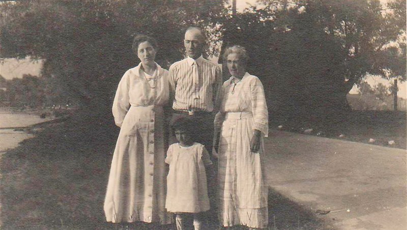 George, Clara and Mom Mary Schadt, George's daughter Betsey.jpg