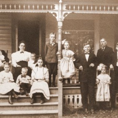 1909_ Frank and Mary (Candell) Fisher and family.jpg