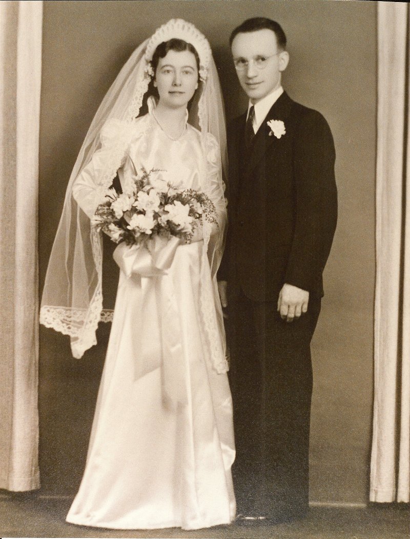 1941 Mary McGinnis & Harold Fisher 8 Feb..jpg