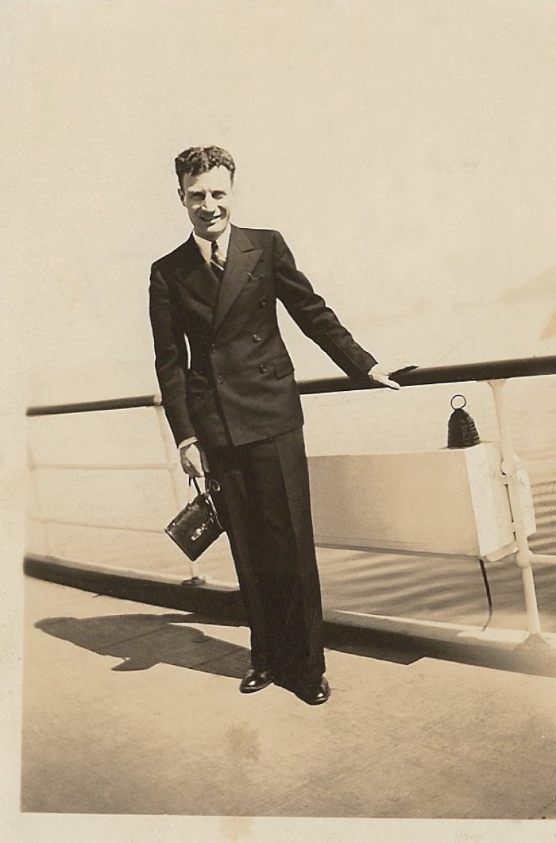1935E Albert on Honeymoon.jpg